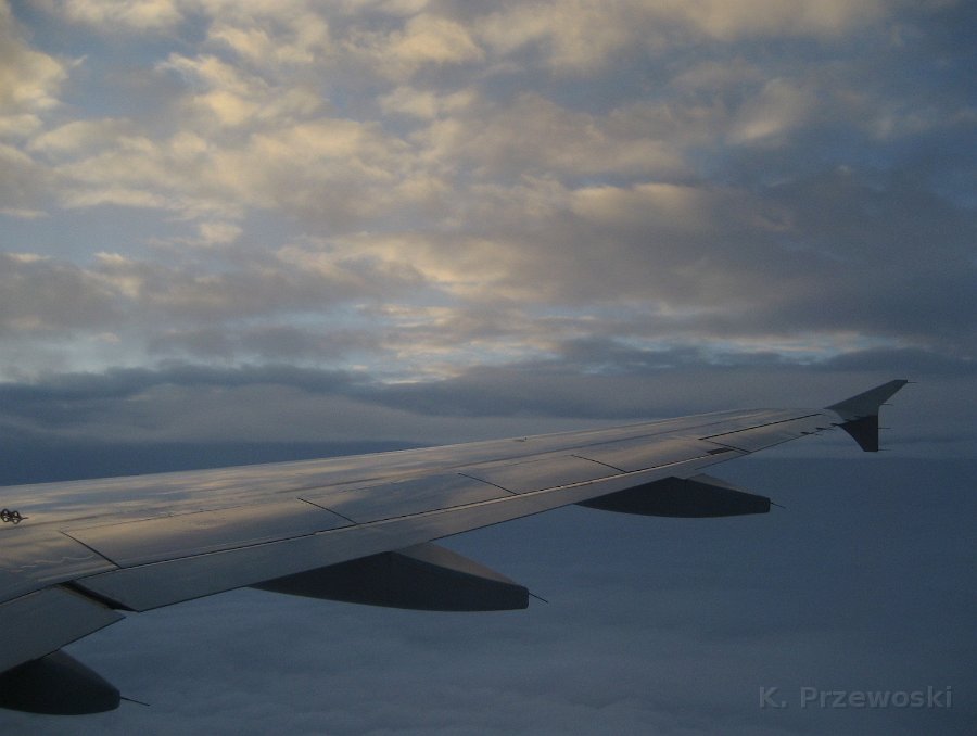 IMG_0467.JPG - ... no i było bardziej sympatycznie, ale tylko troszkę. Okazało się bowiem, że nad nami jest następna warstwa chmur