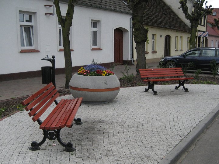 IMG_2607.JPG - To zdjęcie zrobiłem, aby ktoś nie myślał, że w Obrzycku wszystko jest stare i opuszczone