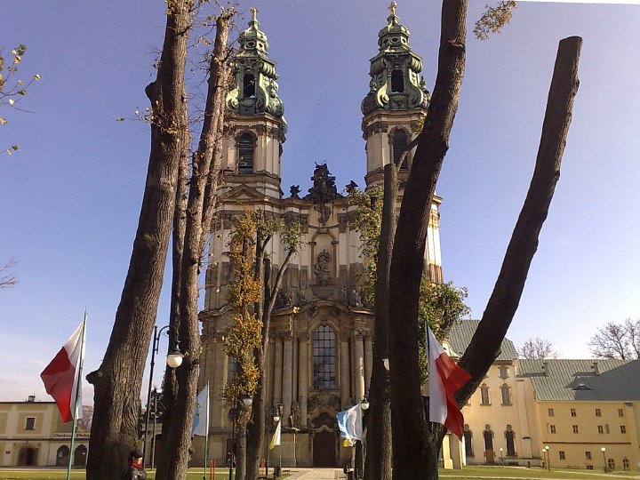20081018556.jpg - Klasztor w całej okazałości