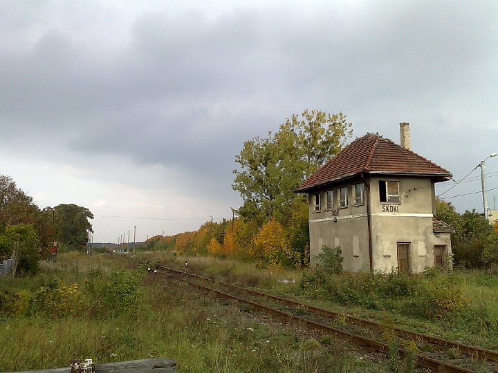 20081012539.jpg - Opuszczona nastawnia w Skokach